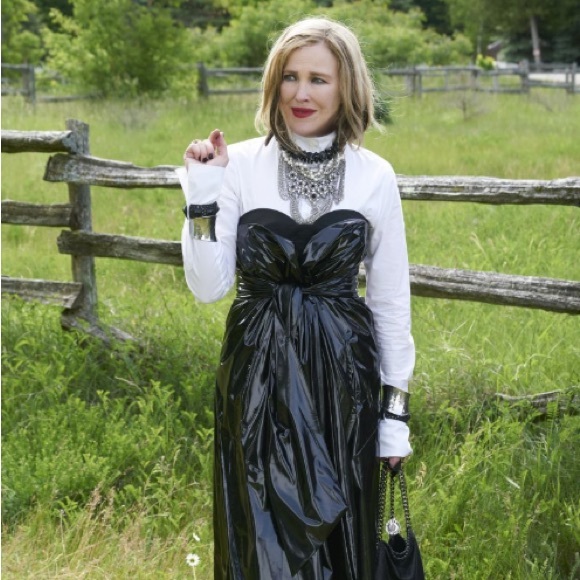 Meet your Posher, Moira. - Picture 1 of 1